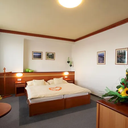 Harmony Club Hotell 3*